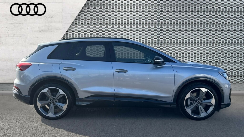 Audi Q4 E Tron Q4 210Kw 45 82Kwh Black Edition KO25BVT Silver #4