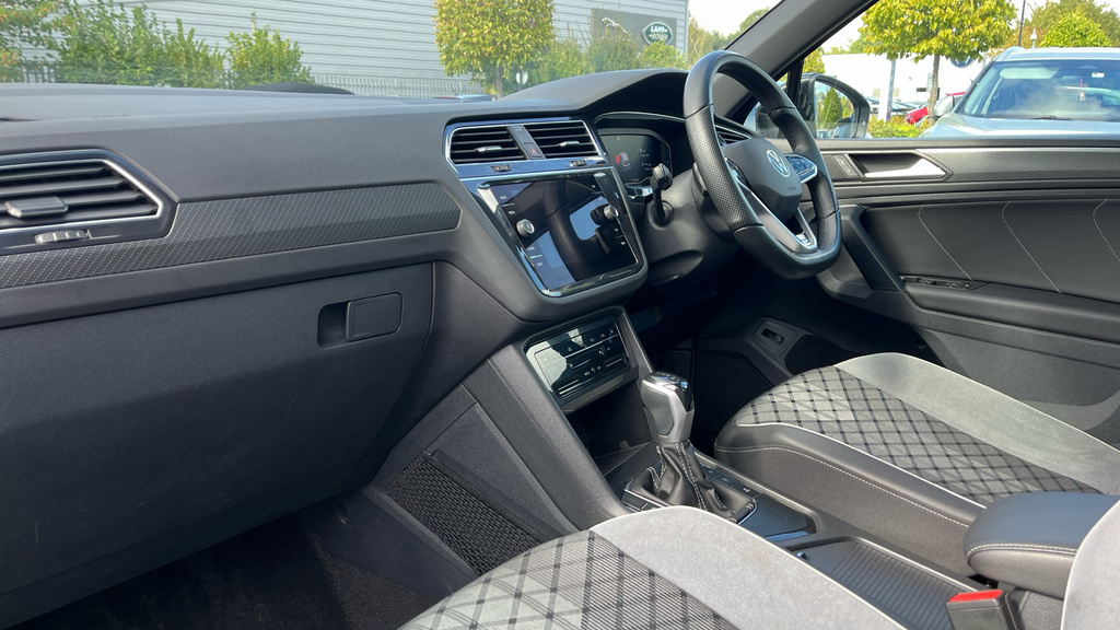 Volkswagen Tiguan Tiguan 2.0 Tdi R-line Dsg Black #2