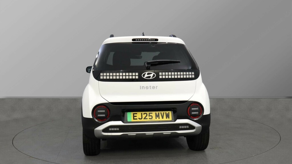 Hyundai Inster Inster 85Kw 02 49Kwh EJ25MVW White #4