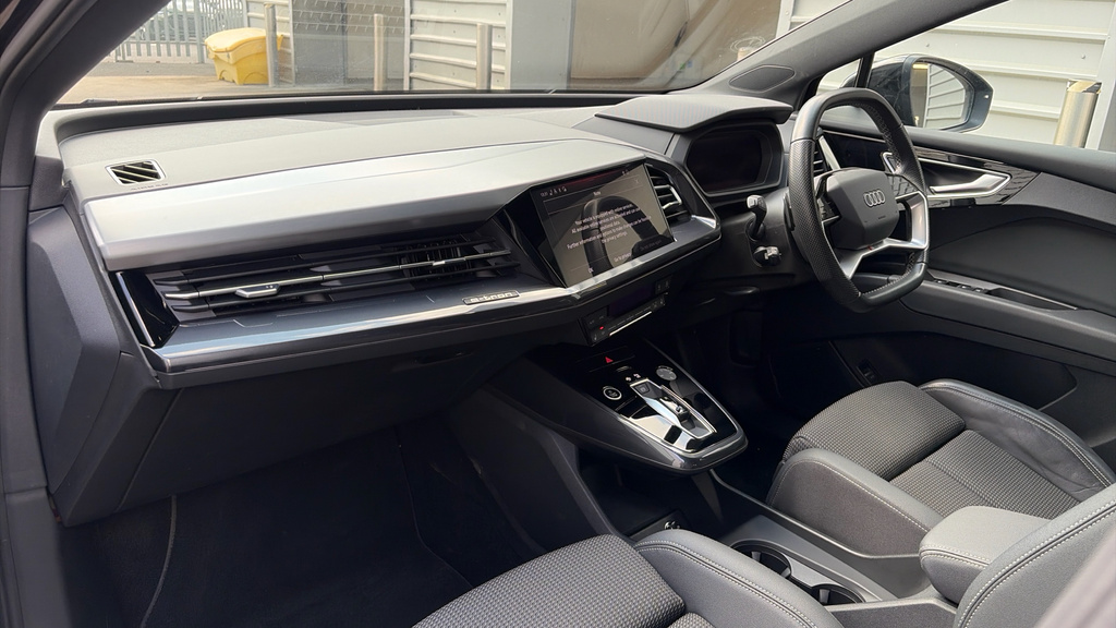 Audi Q4 E Tron Q4 150Kw 40 82Kwh S Line OW72UJJ Black #2