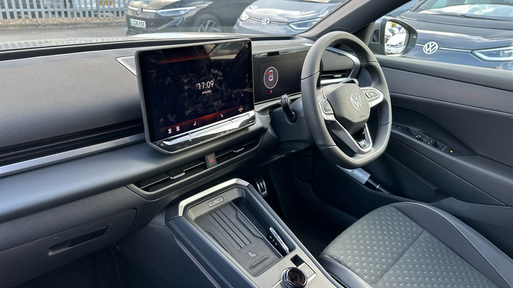 Volkswagen T-Roc New T-roc R-line 1.5 Etsi 150 Ps 7-Speed Dsg Grey