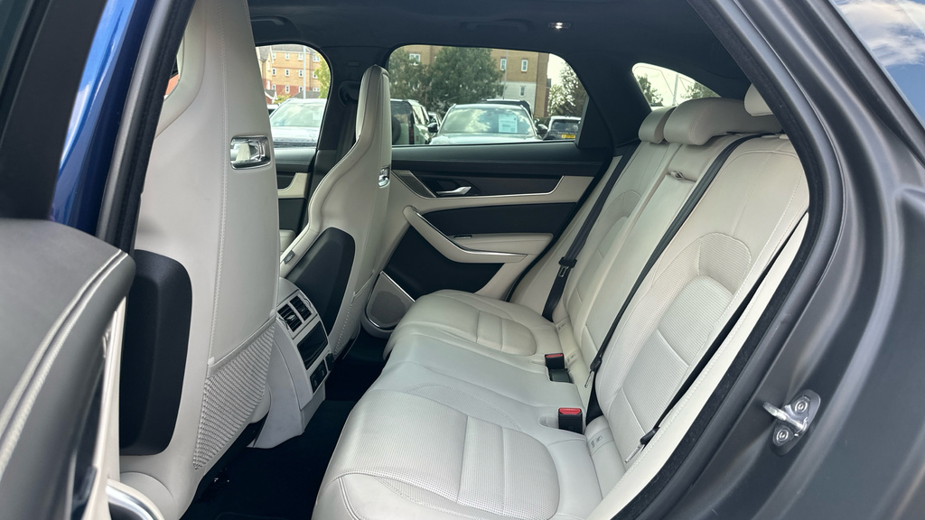 Jaguar F-Pace F-pace 3.0 D300 R-dynamic Hse Awd Blue #4