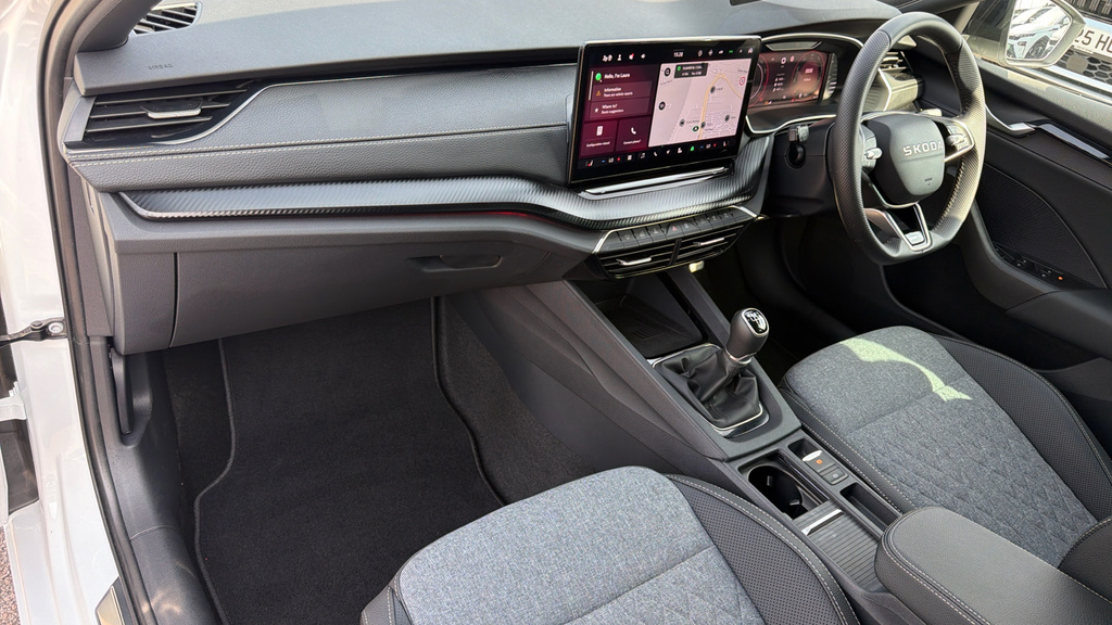 Skoda Octavia Se Technology White #2