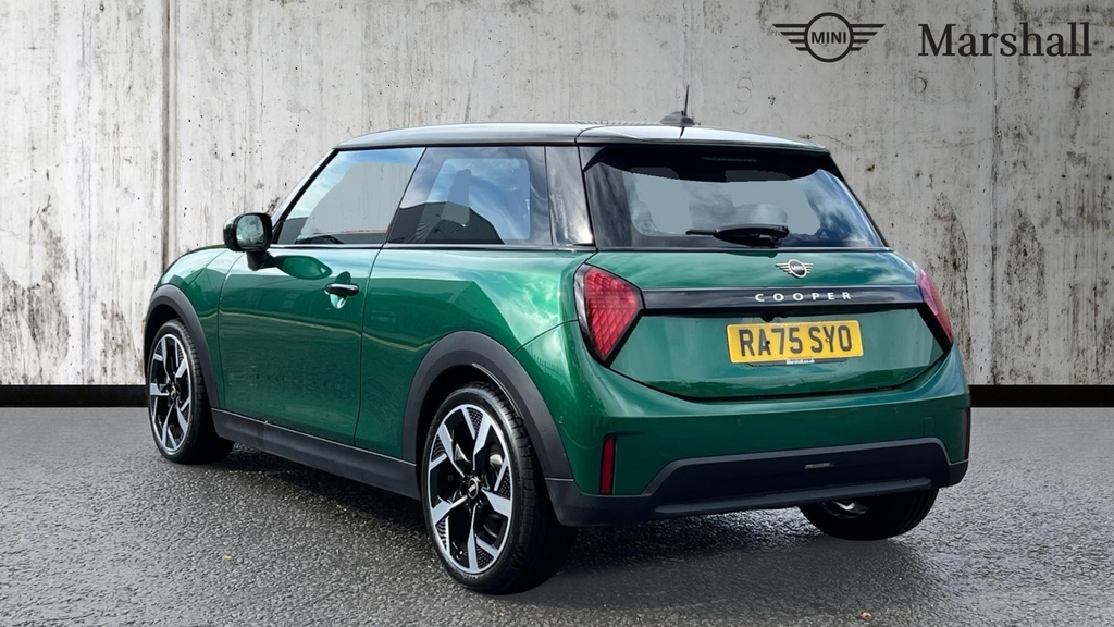 Mini Hatch Cooper 1.5 C Exclusive RA75SYO Green #2