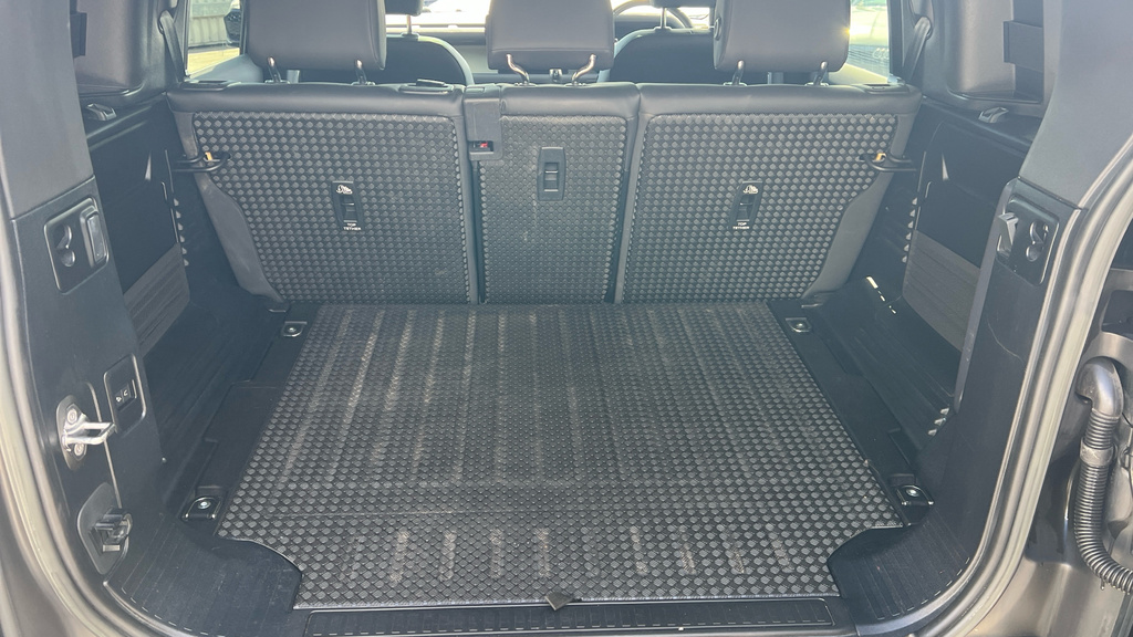 Land Rover Defender 110 3.0 D250 X-dynamic Hse 110 Silver #15