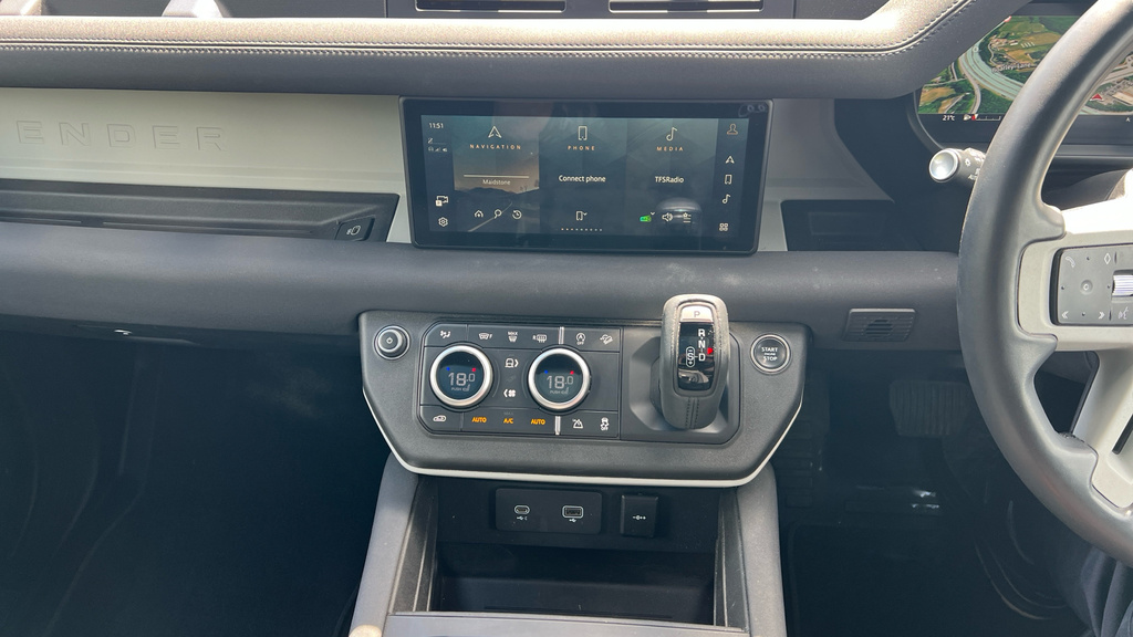 Land Rover Defender 110 3.0 D250 X-dynamic Hse 110 Silver #12
