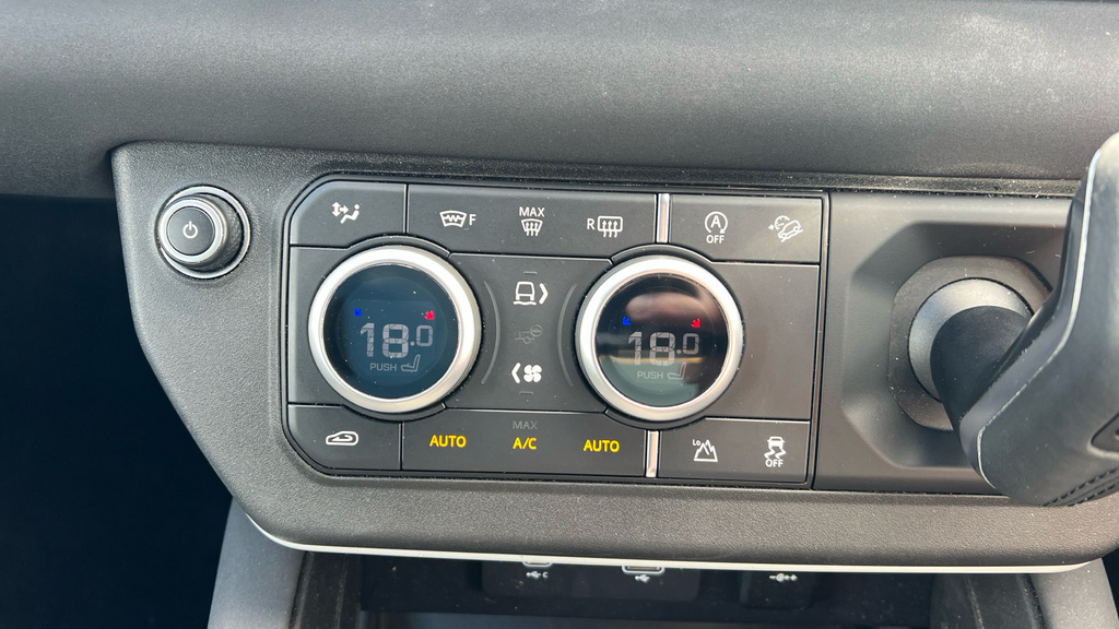 Land Rover Defender 110 3.0 D250 X-dynamic Hse 110 Silver #33
