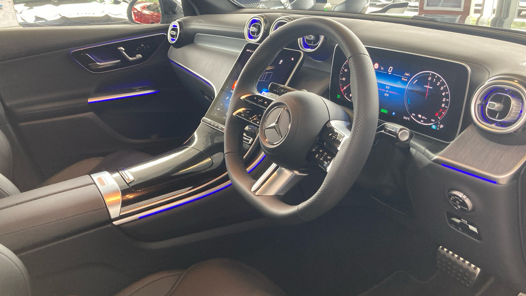 Mercedes-Benz GLC Class Glc 300 E 4Matic Urban Edition PL26CXM Black #3