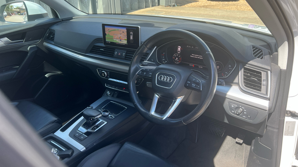 Audi Q5  Grey #9
