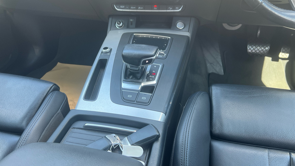 Audi Q5  Grey #30