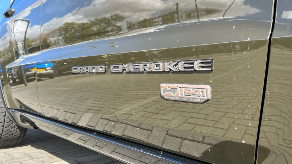 Jeep Grand Cherokee 6.4L Srt Red #49