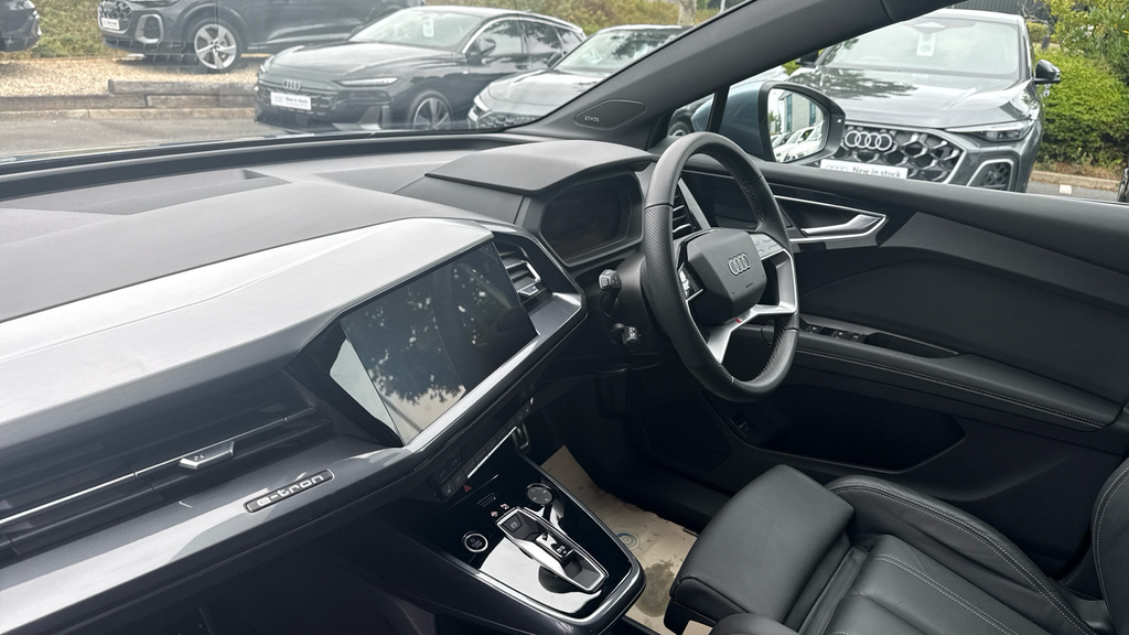 Audi Q4 E Tron Q4 210Kw 45 82Kwh S Line Leathertech Pa Blue #2