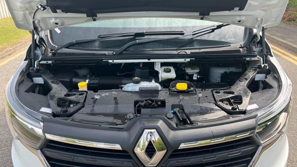 Renault Trafic Diesel White #16