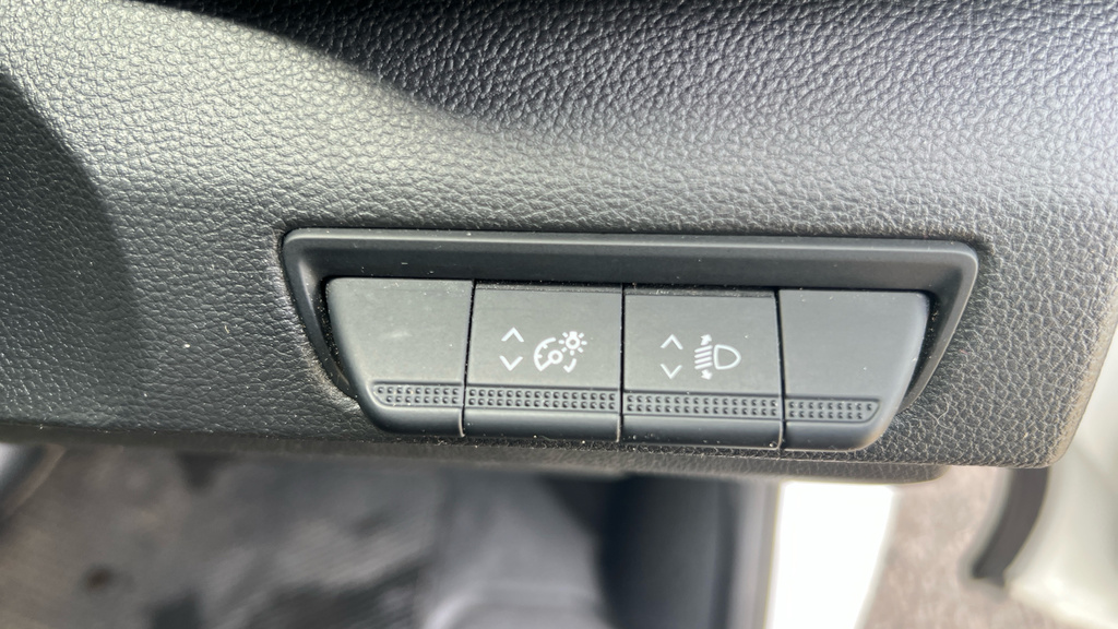 Renault Trafic Diesel White #21