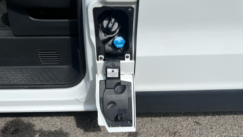 Renault Trafic Diesel White #22