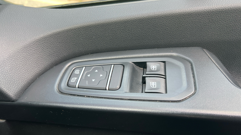 Renault Trafic Diesel White #31