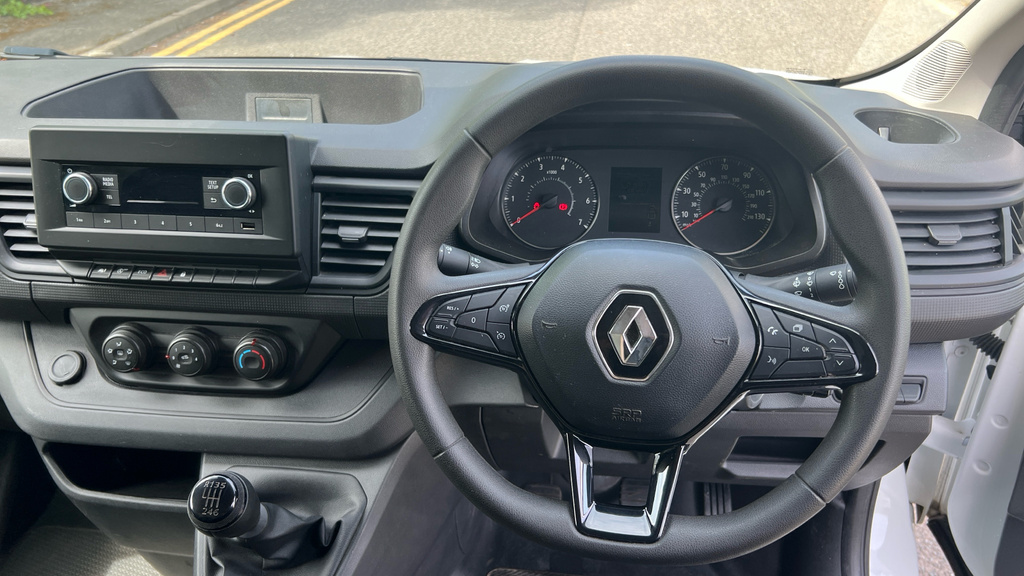 Renault Trafic Diesel White #11