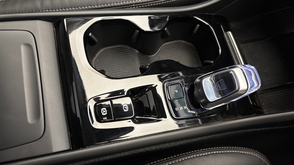 Volvo XC40 Core Grey #32