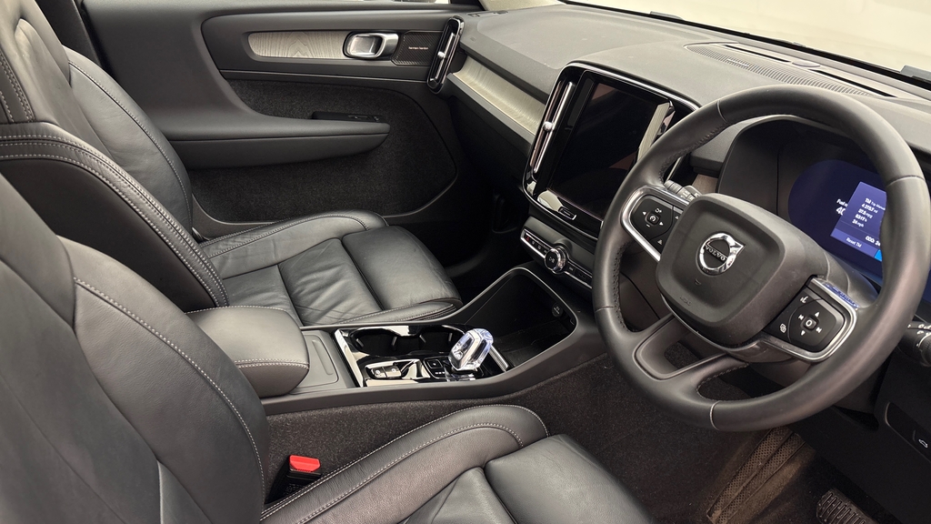 Volvo XC40 Core Grey #9