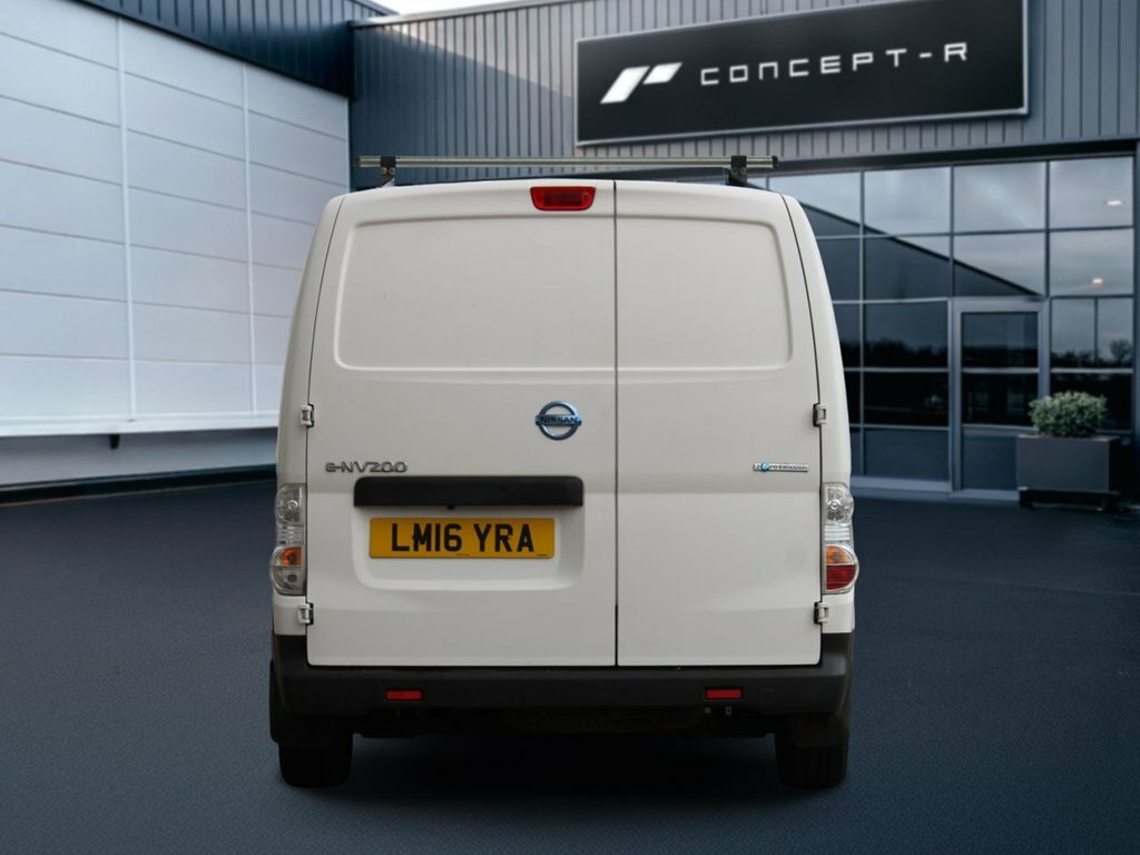 Nissan e-NV200 Mpv White #4