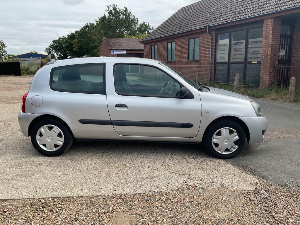 Renault Clio 1.2 Campus Silver #6