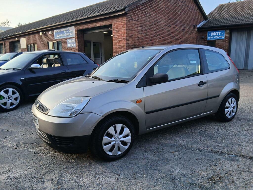 Ford Fiesta Hatchback Blue #1