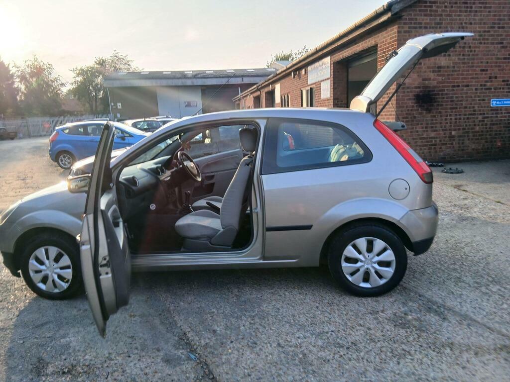 Ford Fiesta Hatchback Blue #28