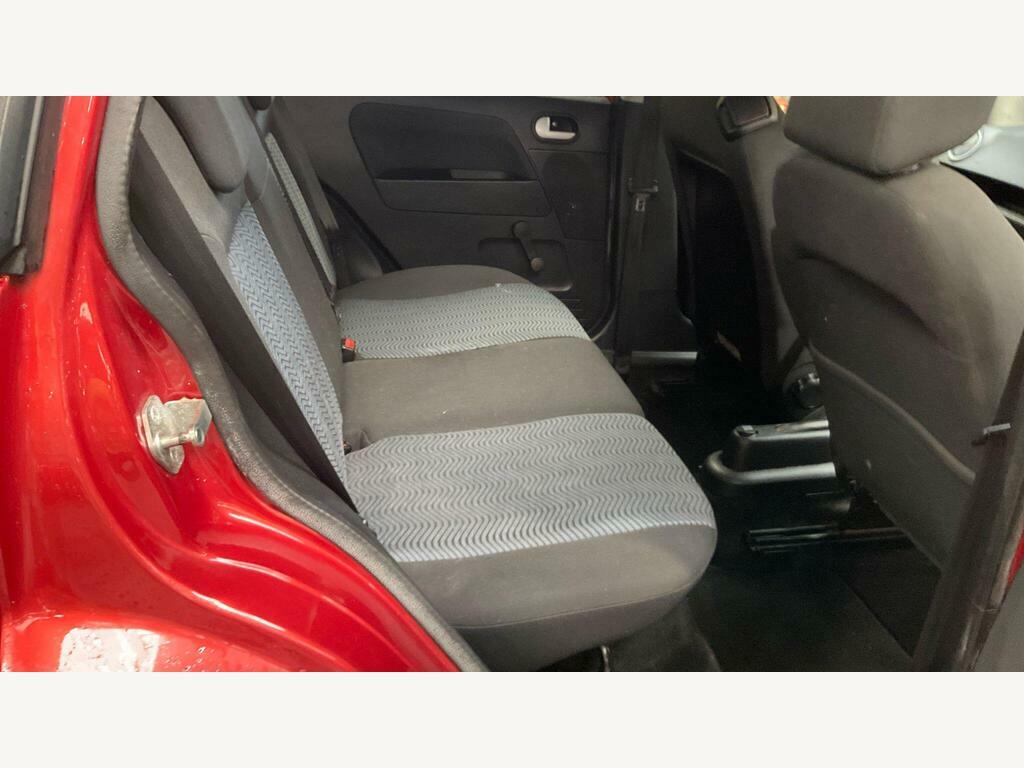 Ford Fusion Automatic Silver #8