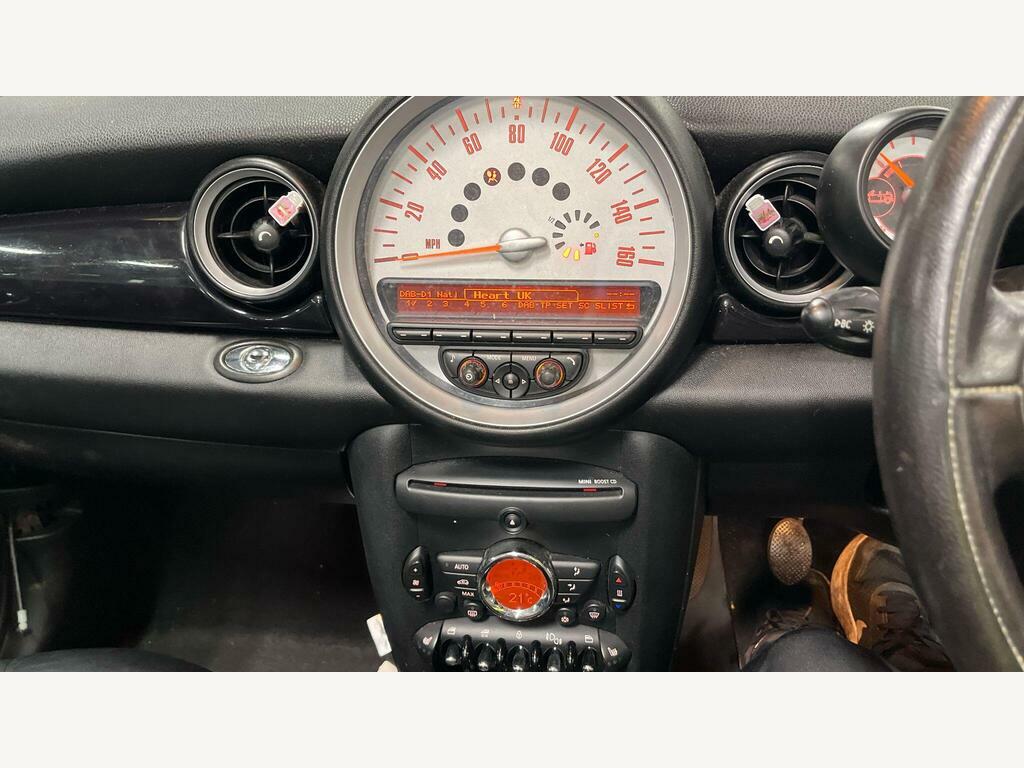 Mini Convertible 1.6 Cooper D Euro 5 S S White #2