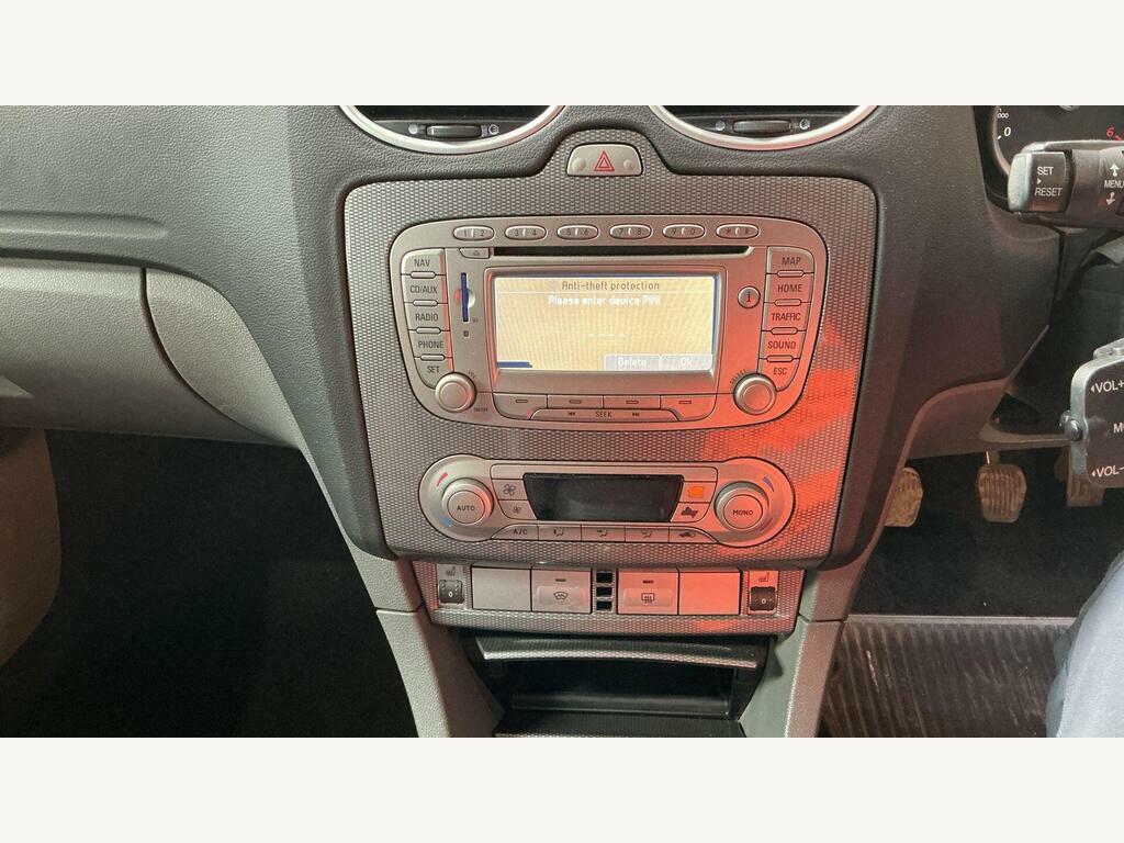 Ford Focus Hatchback Blue #5