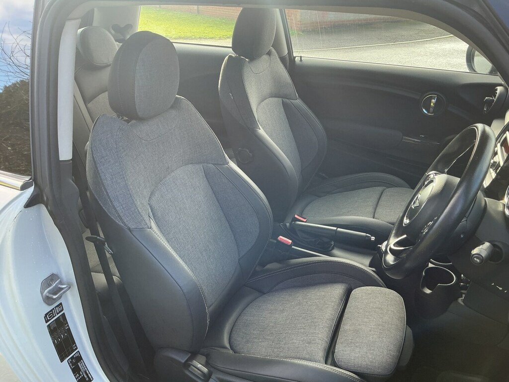 Mini Hatch 1.5 Cooper D Silver #4