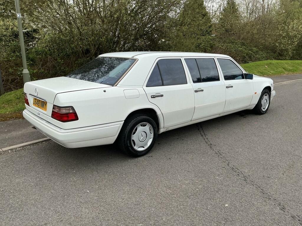 Mercedes-Benz E Class E250 D 6Dr 8 Seat L648NMY White #3