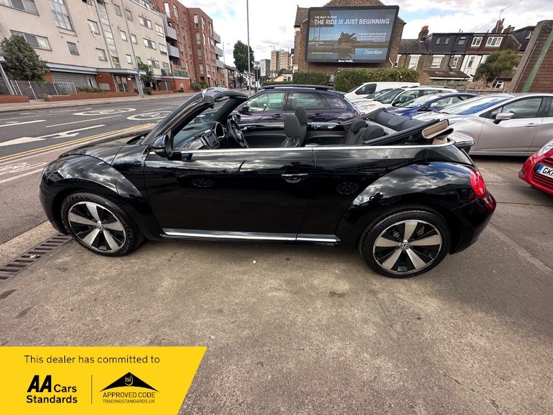 Volkswagen Beetle Design Tsi B-motion Convertible Black #3