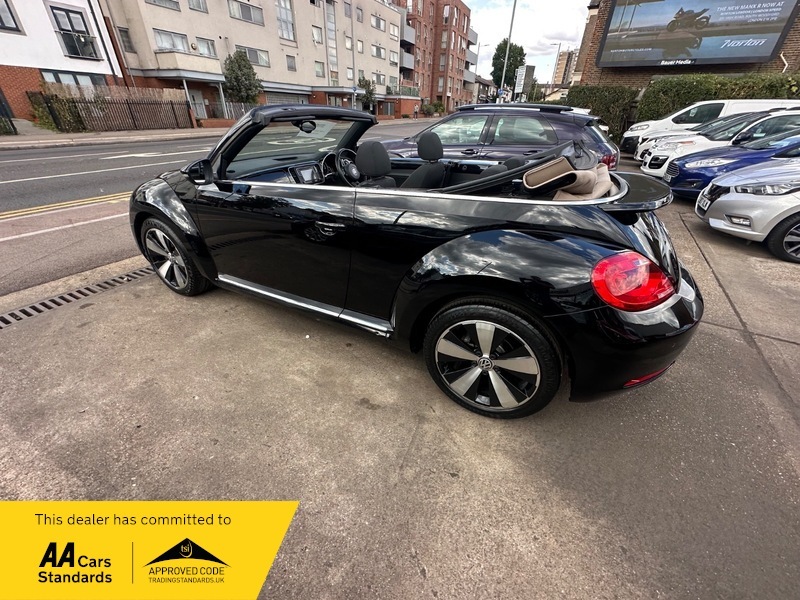 Volkswagen Beetle Design Tsi B-motion Convertible Black #4