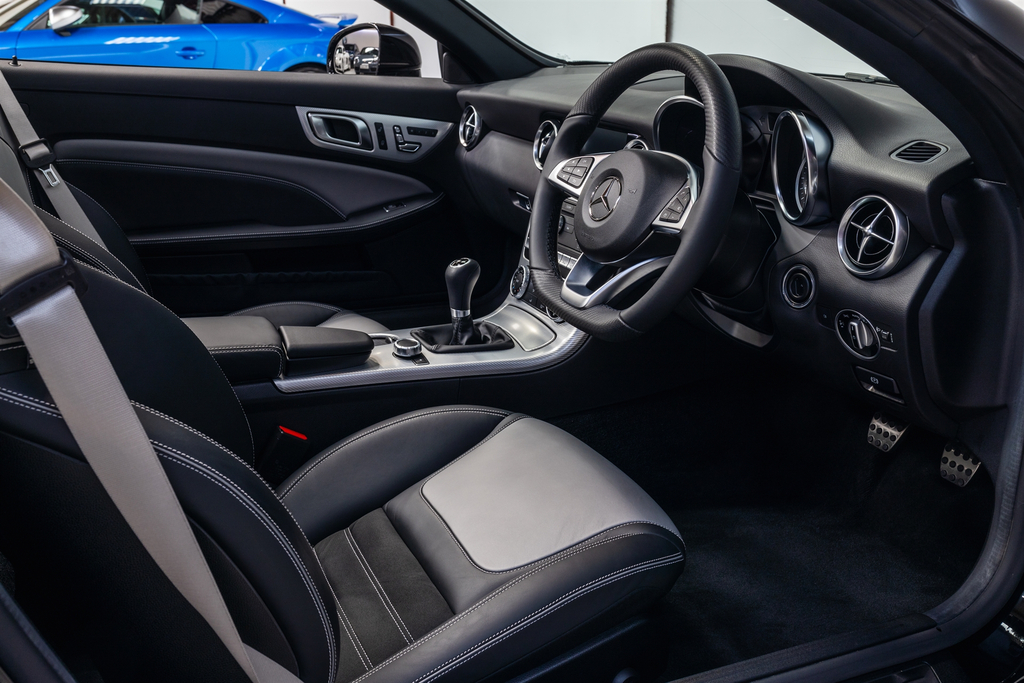 Mercedes-Benz SLC Final Edition Black #7