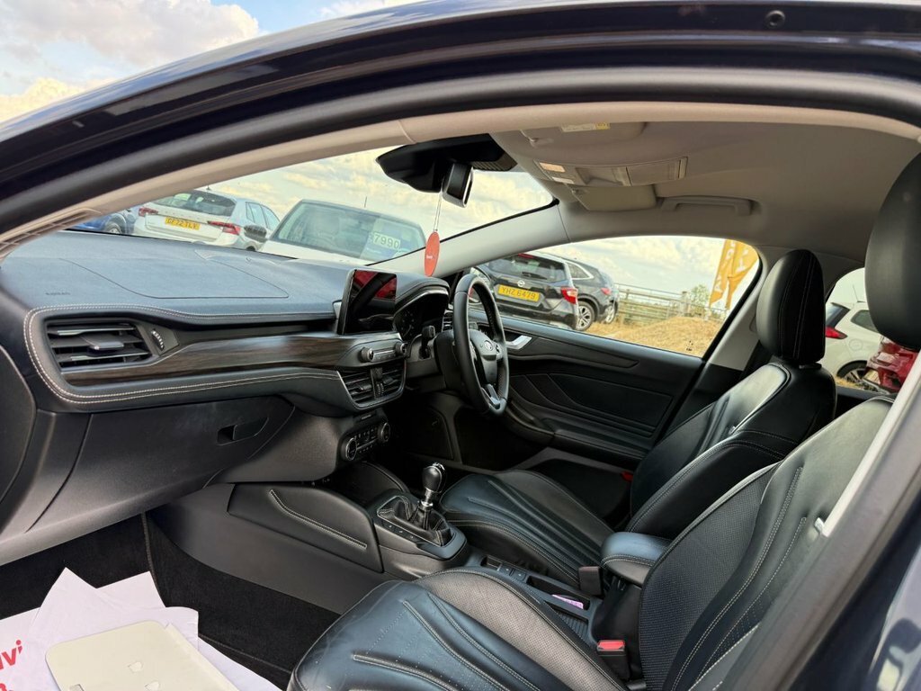 Ford Focus 1L Vignale WN70VKB Blue #4