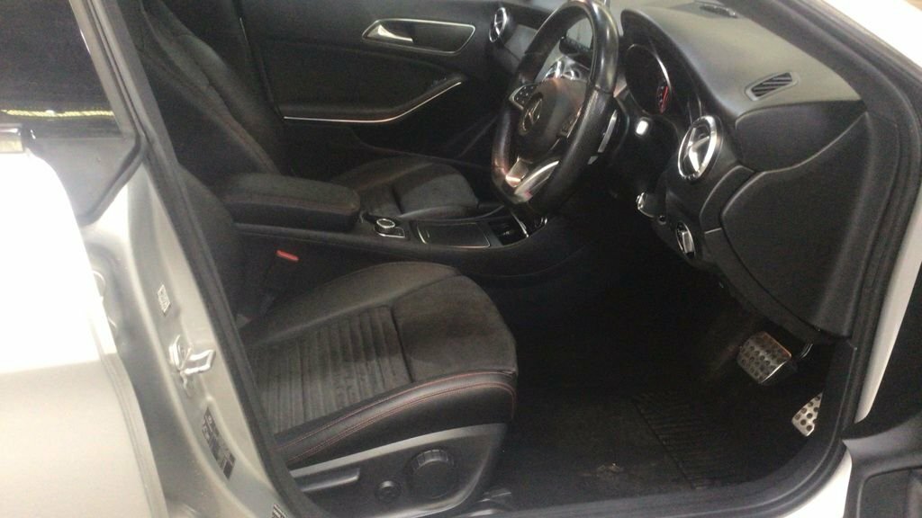 Mercedes-Benz CLA Class Cla 180 Sport White #3