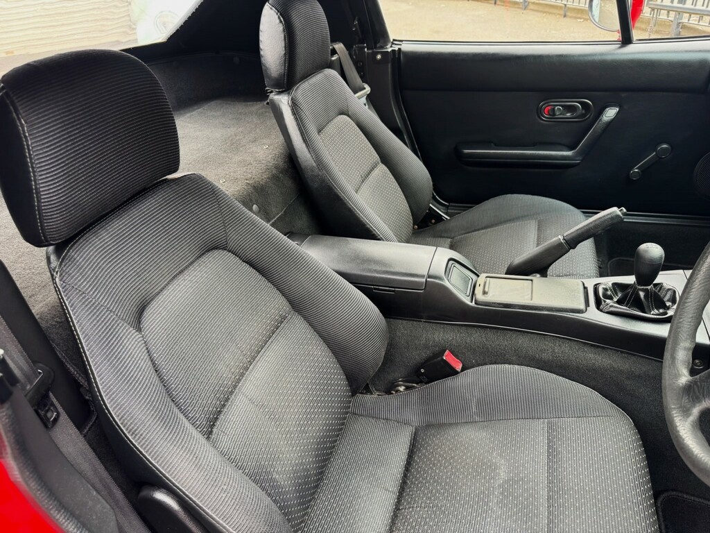 Mazda MX-5 Harvard Silver #19
