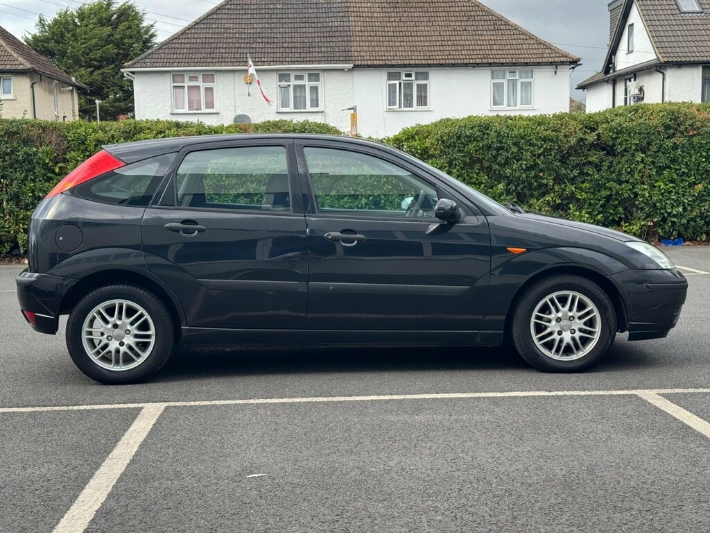 Ford Focus LX Silver #8