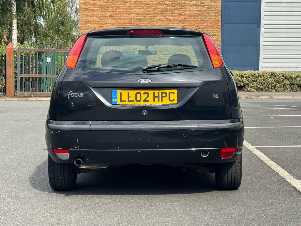 Ford Focus LX Silver #7
