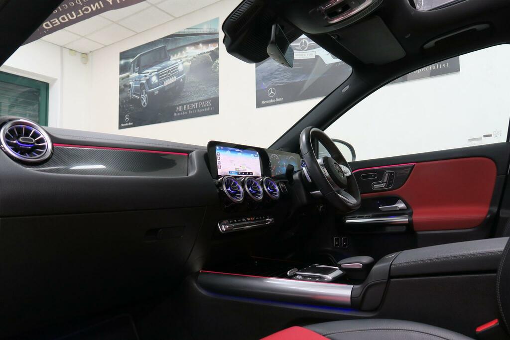 Mercedes-Benz GLA Class Gla 200 Amg Line Executive White #6