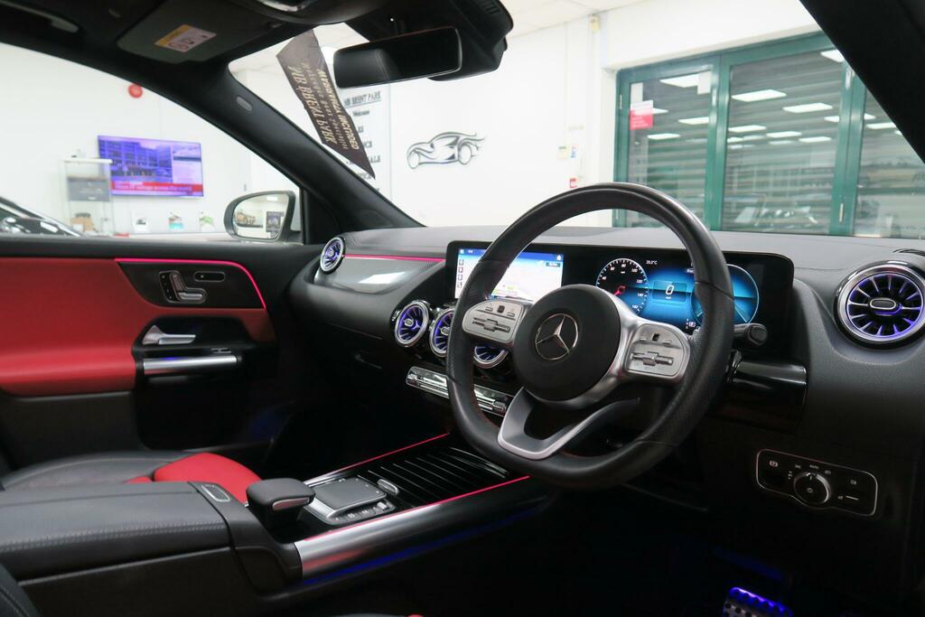 Mercedes-Benz GLA Class Gla 200 Amg Line Executive White #7