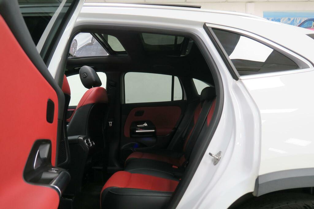 Mercedes-Benz GLA Class Gla 200 Amg Line Executive White #8