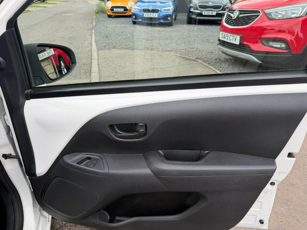 Citroen C1 Flair Puretech White #12