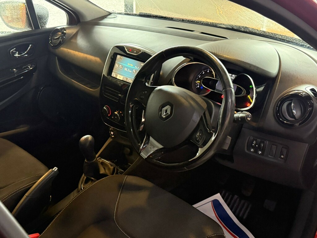 Renault Clio Dynamique S Medianav Red #17