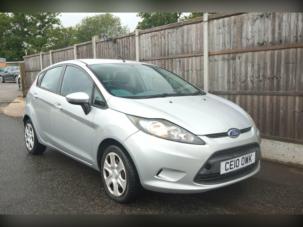 Ford Fiesta Unknown White #14
