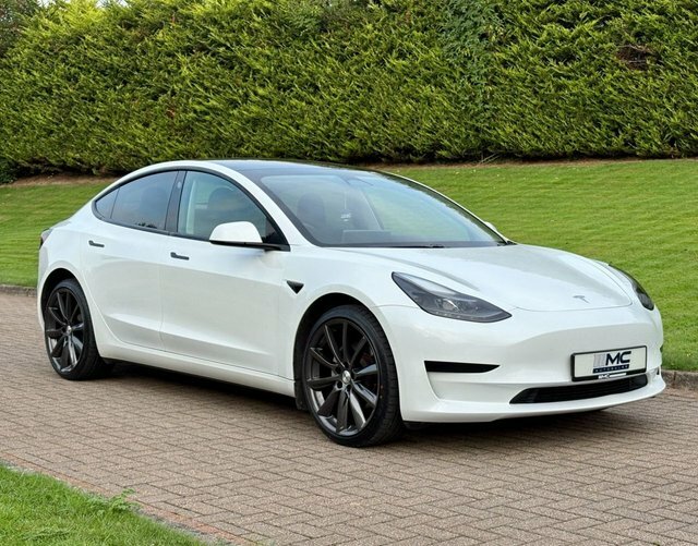 Tesla Model 3 Standard Range Plus Saloon White