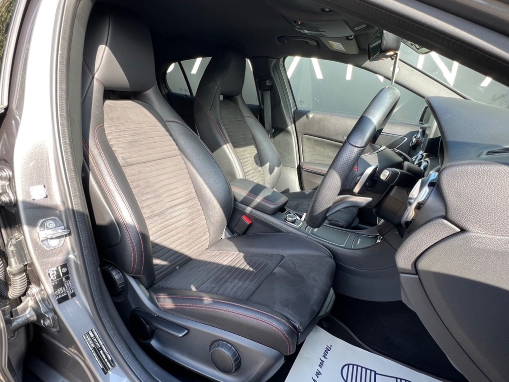 Mercedes-Benz GLA Class Gla200 Amg Line Edition Grey #5