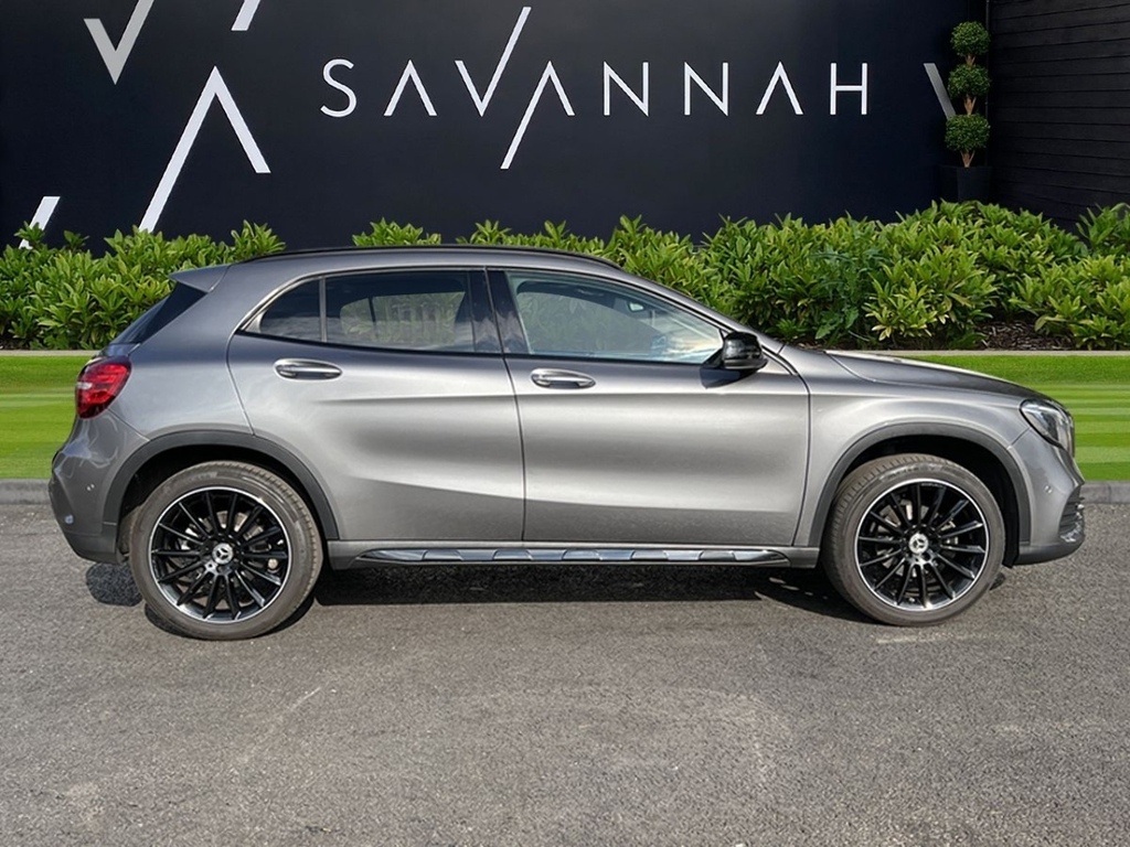 Mercedes-Benz GLA Class Gla200 Amg Line Edition Grey #2