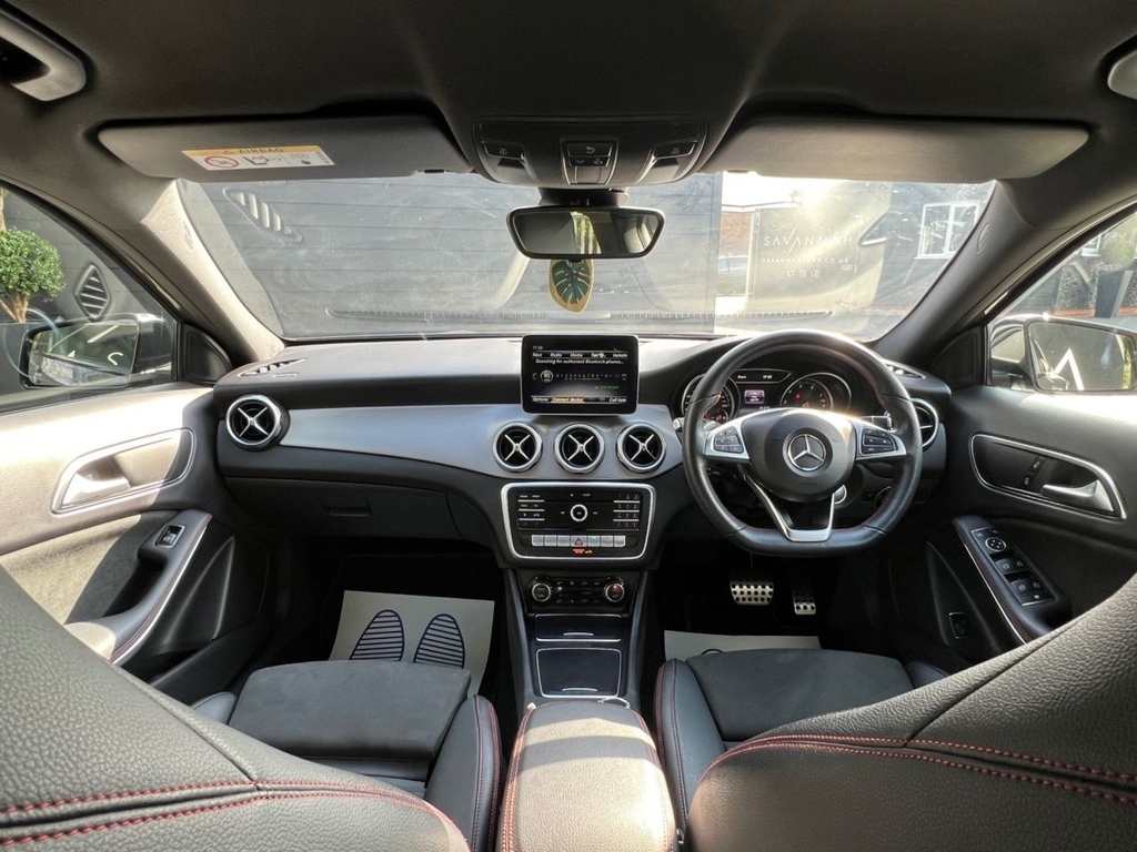 Mercedes-Benz GLA Class Gla200 Amg Line Edition Grey #4